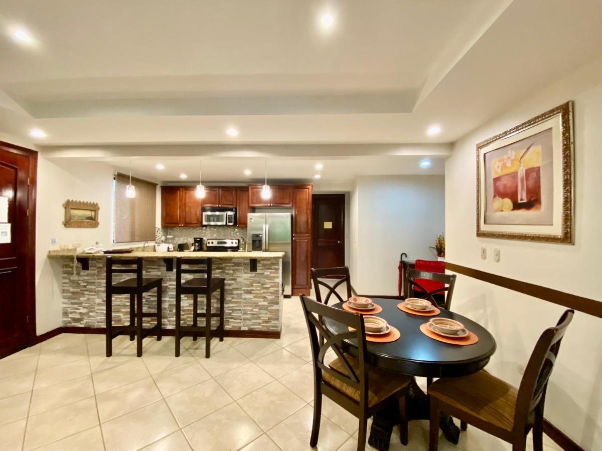 Monte Carlo Luxury Condominiums Хако Екстер'єр фото
